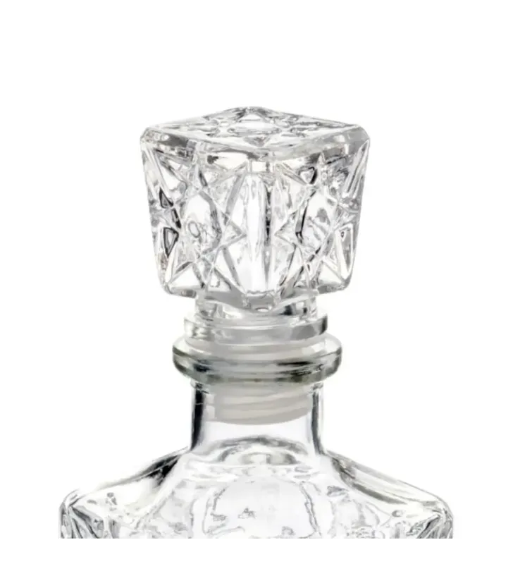 0109 LICORERA CON TAPA DIAMANTE CHICA